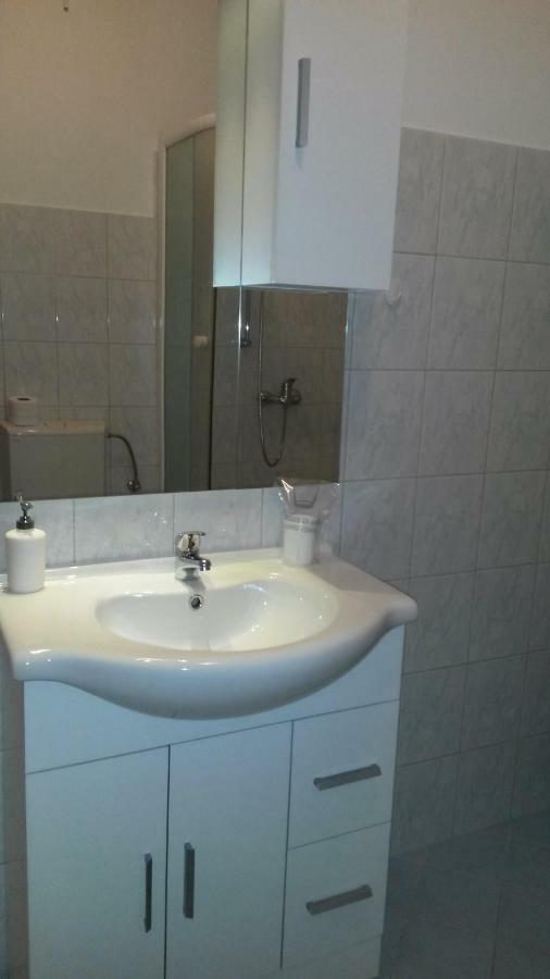 Apartman Lana Banjole Buitenkant foto