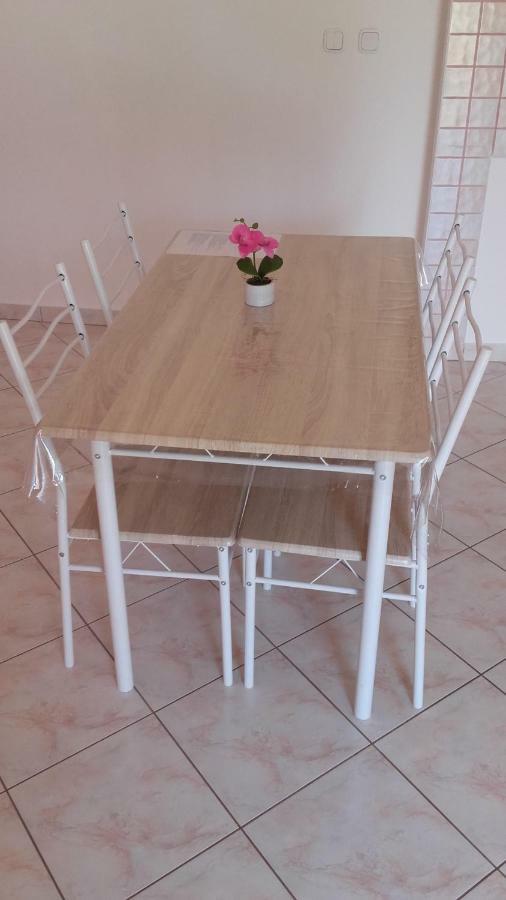 Apartman Lana Banjole Buitenkant foto